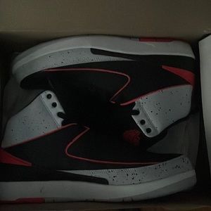 Rarely worn, looks brand new, original box